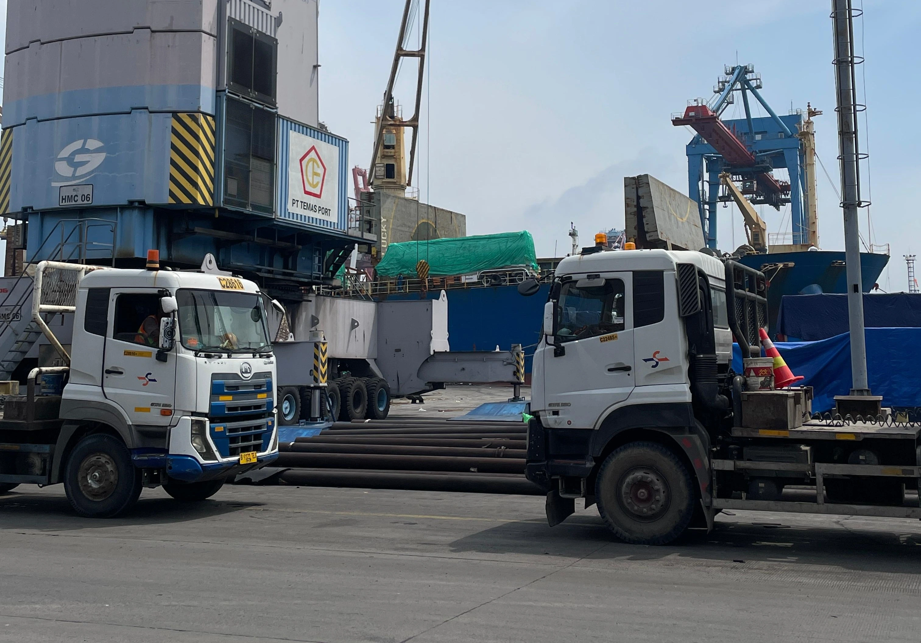 Port yard operations